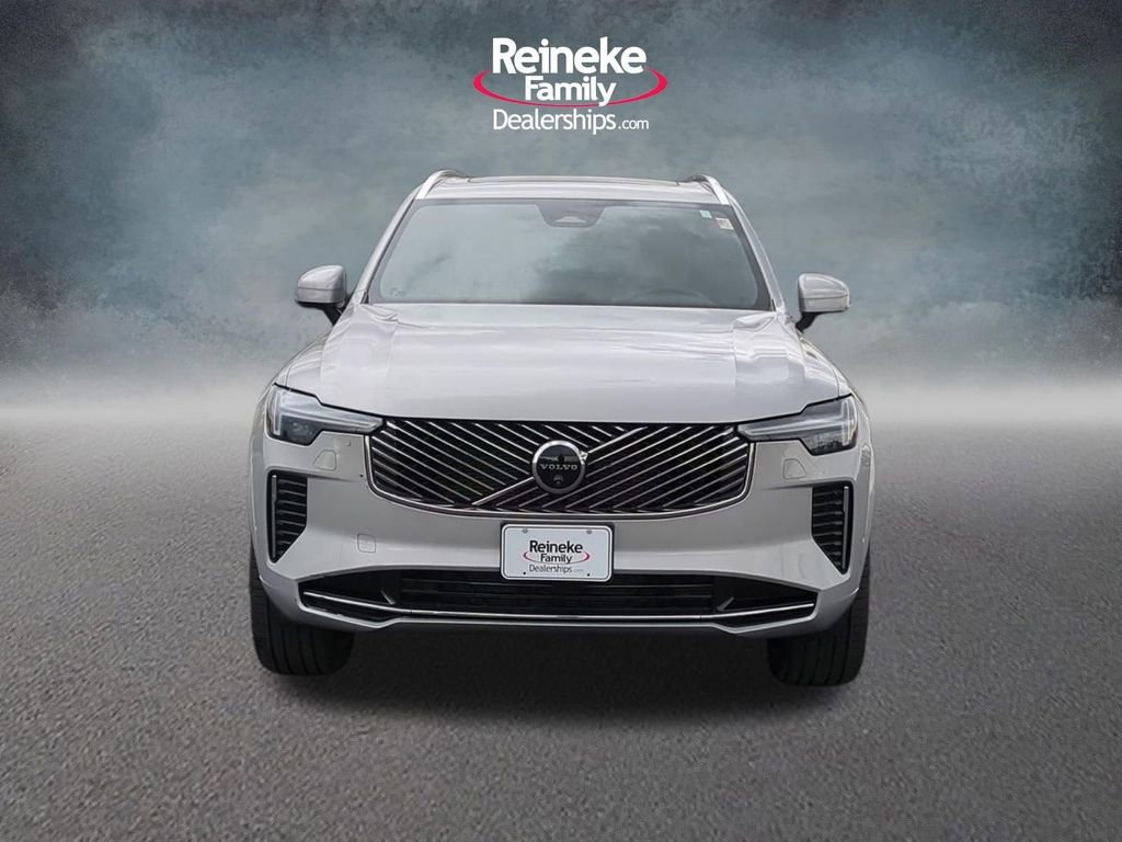 Used 2025 Volvo XC90 B5 Plus image 2