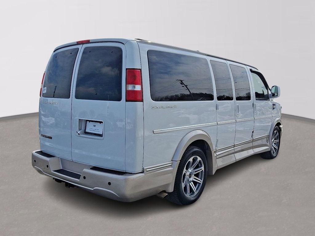 Used 2018 Chevrolet Express 2500 w/ Enhanced Convenience Package image 5