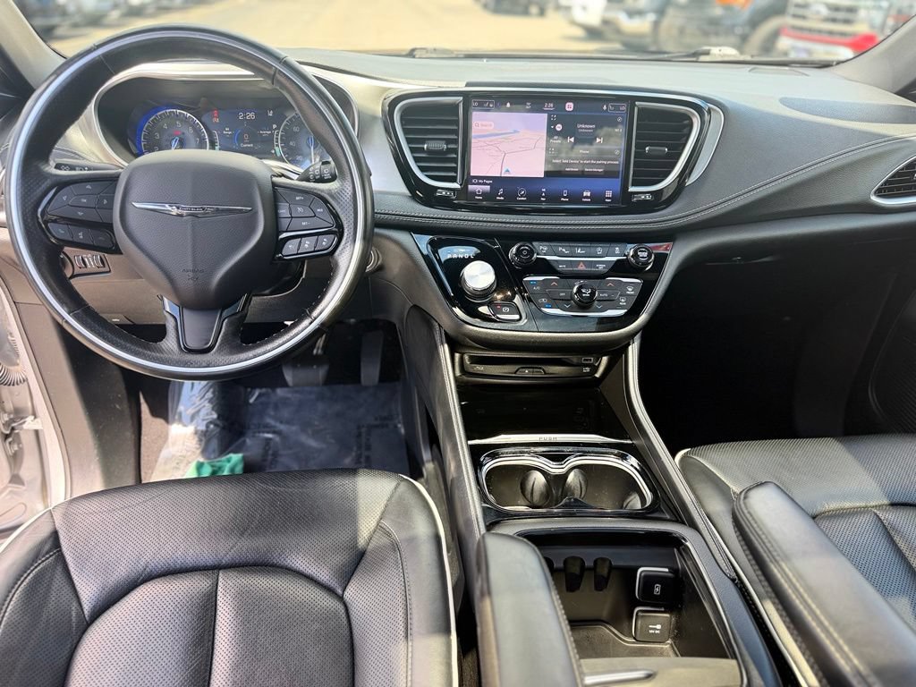 Used 2021 Chrysler Pacifica Limited w/ Uconnect Theater Family Group AWD/4WD image 12