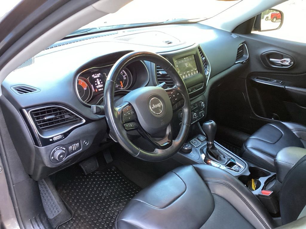 Used 2019 Jeep Cherokee Latitude Plus image 28