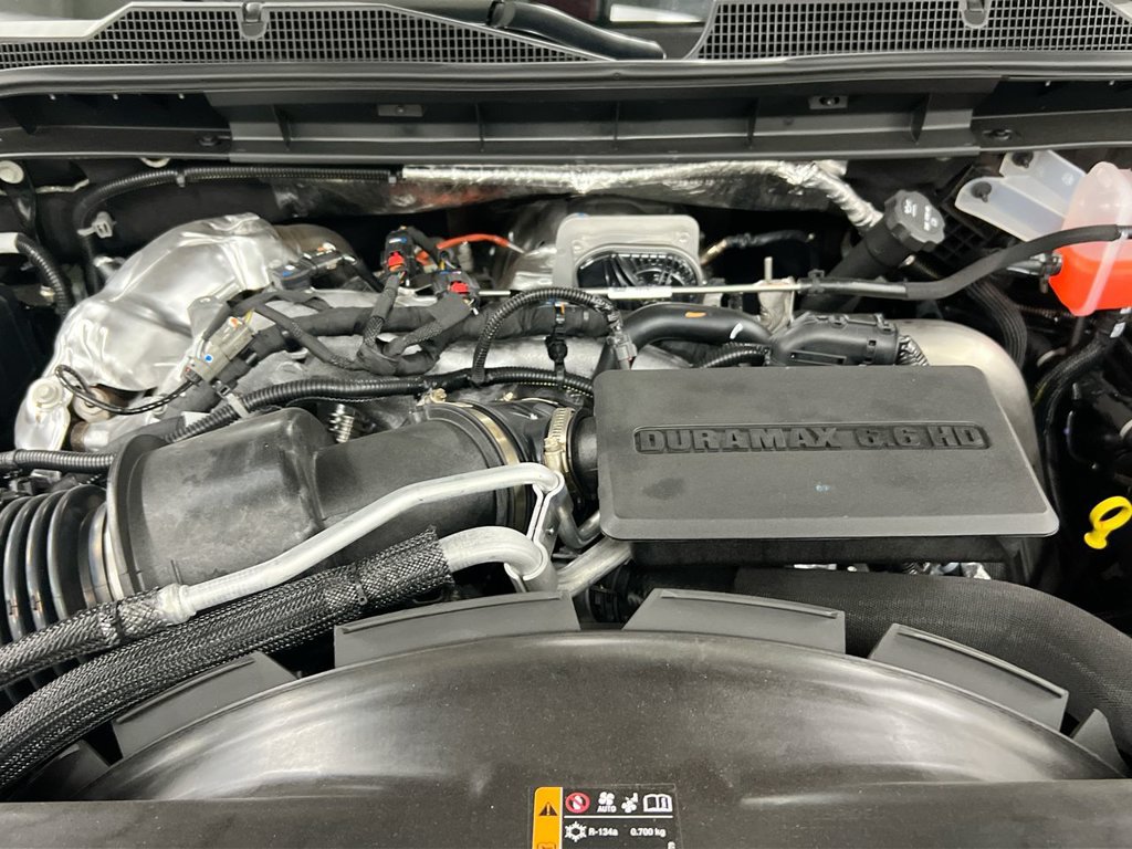 Used 2025 Chevrolet Silverado 3500 LTZ w/ LTZ Convenience Package AWD/4WD image 23