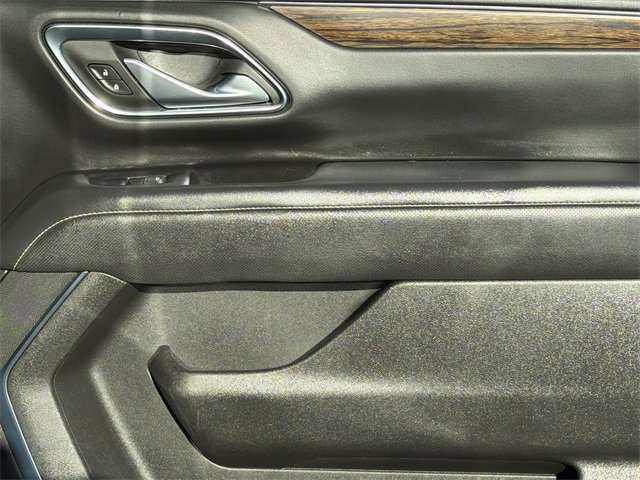 Used 2023 Chevrolet Suburban Premier image 37