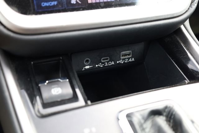 Used 2025 Subaru Outback Premium AWD/4WD image 23