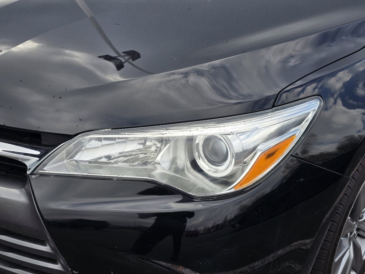 Used 2016 Toyota Camry XLE w/ Moonroof Package image 10