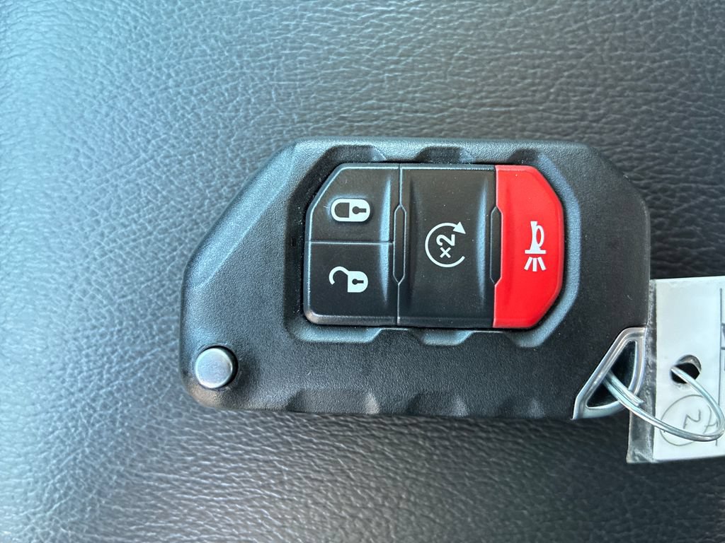 Used 2022 Jeep Gladiator Overland AWD/4WD image 34