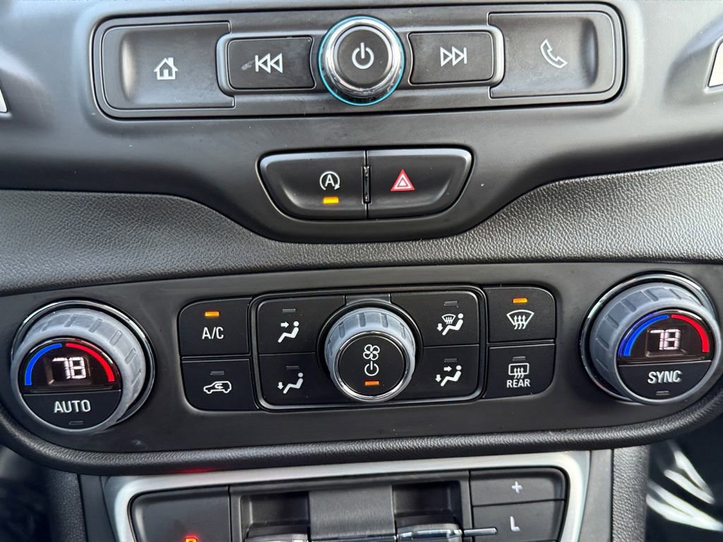 Used 2022 GMC Terrain SLE w/ Driver Convenience Package image 16