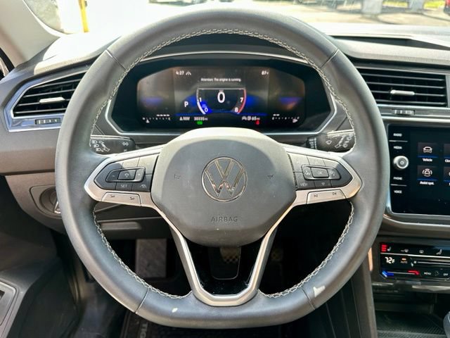 Used 2024 Volkswagen Tiguan SE AWD/4WD image 33