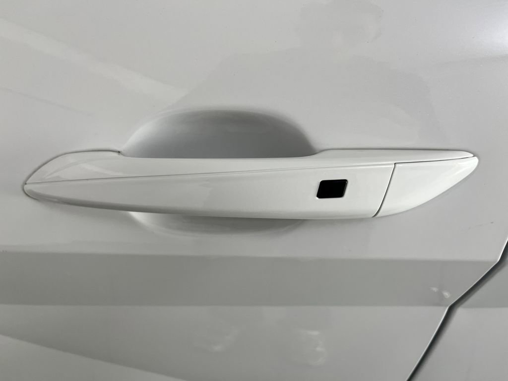 Used 2025 Hyundai Elantra Blue FWD image 39