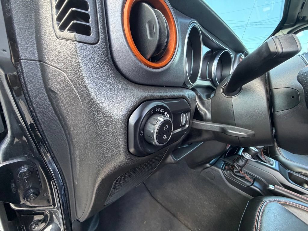 Used 2023 Jeep Gladiator Mojave w/ Trailer Tow Package AWD/4WD image 16