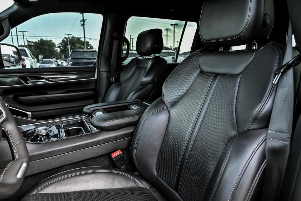 Used 2022 Jeep Wagoneer Series II AWD/4WD image 17
