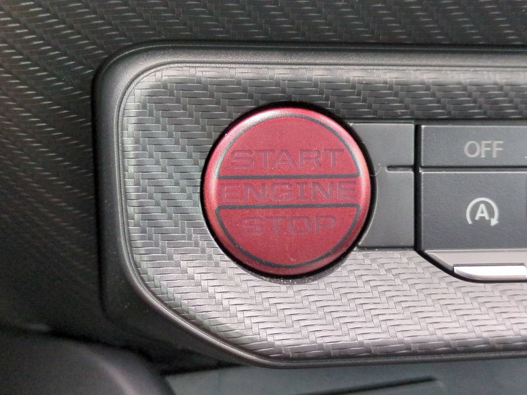 Used 2025 Ford Mustang Coupe RWD image 30