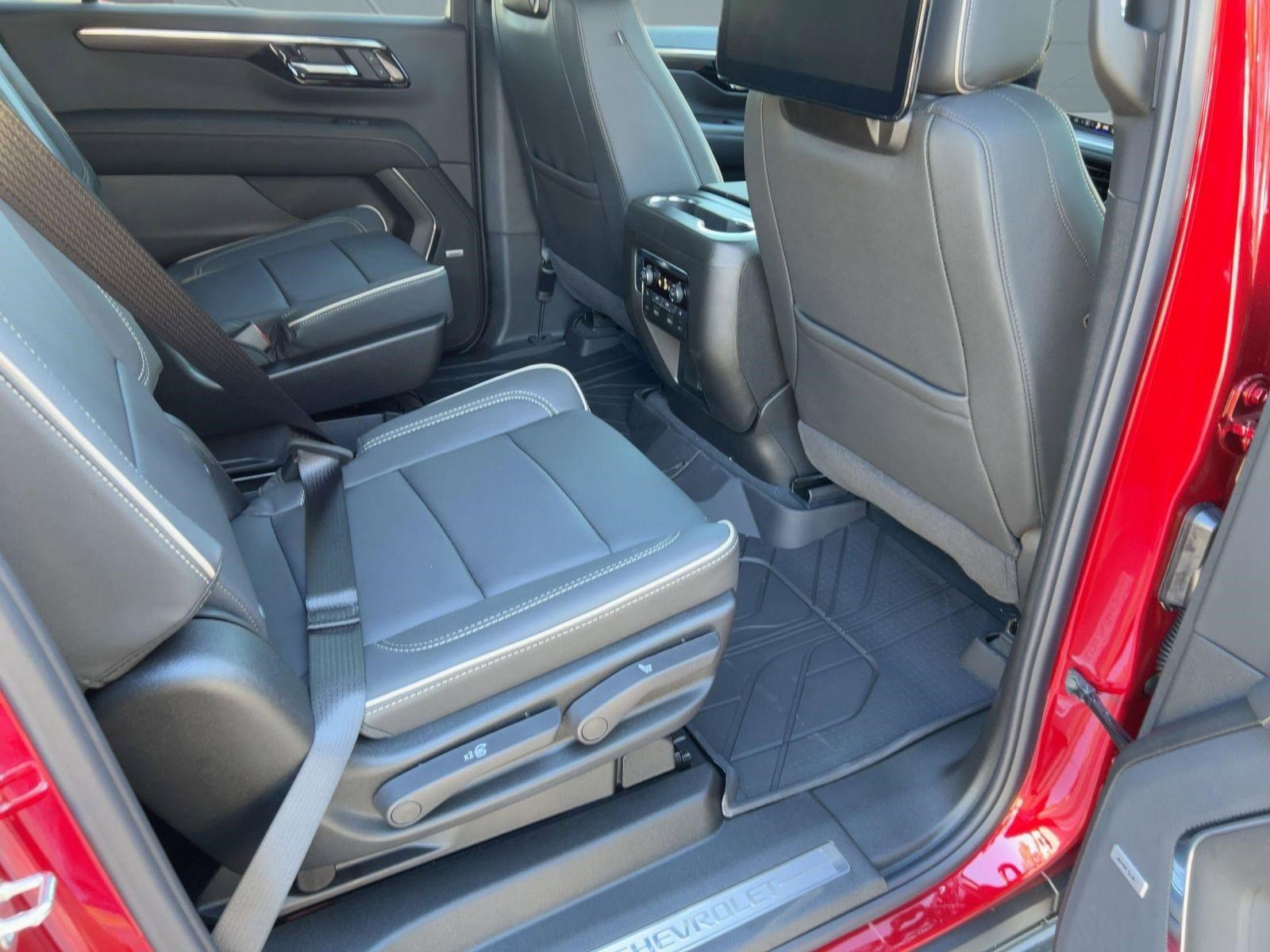 Certified 2026 Chevrolet Suburban Premier RWD image 28