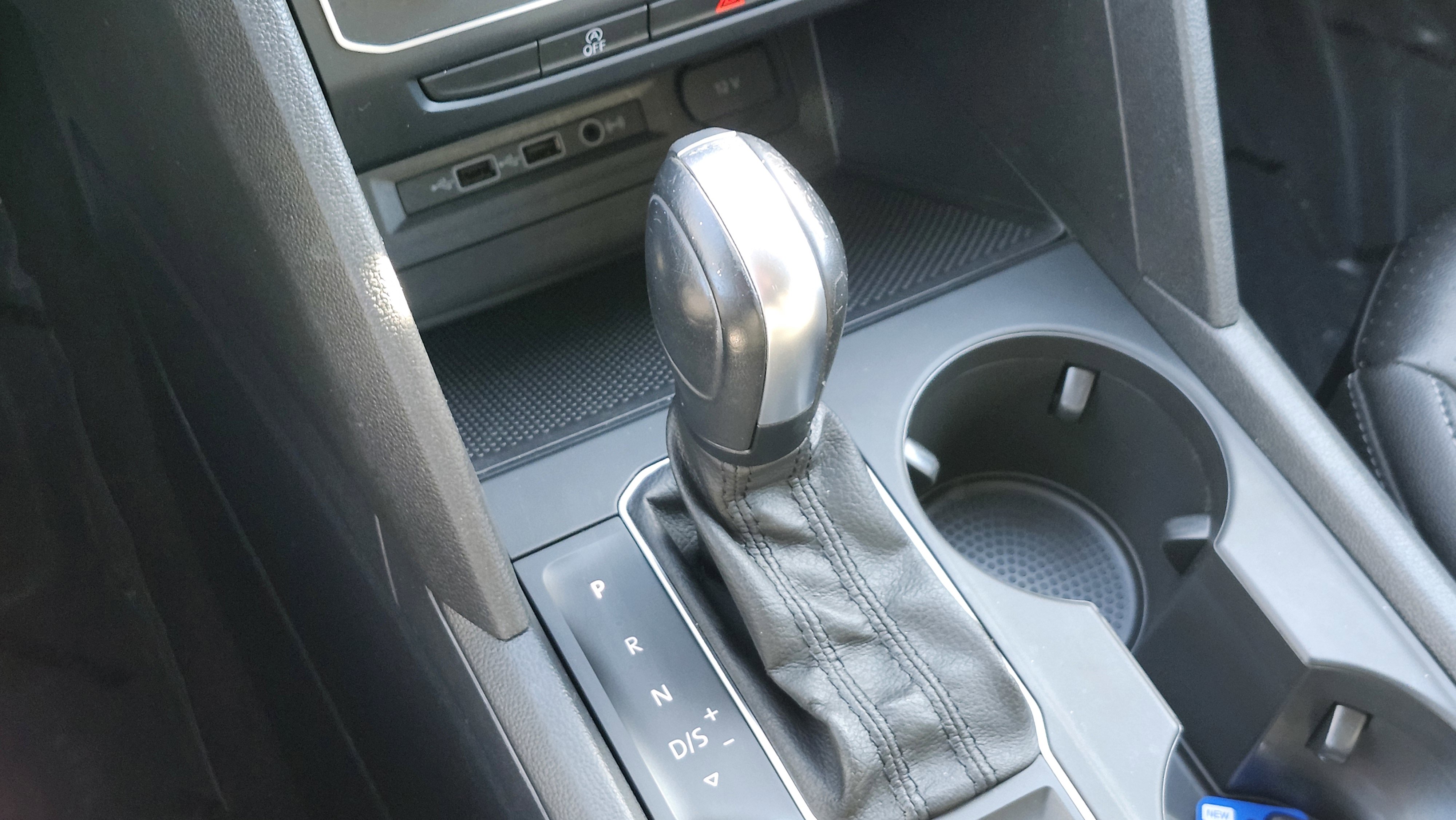 Used 2020 Volkswagen Atlas SE image 26