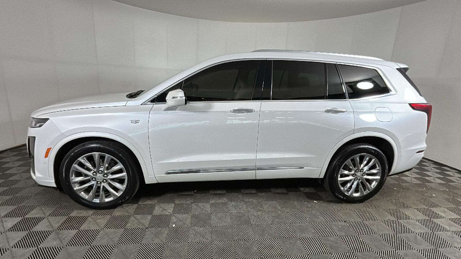Used 2021 Cadillac XT6 Premium Luxury AWD/4WD image 7