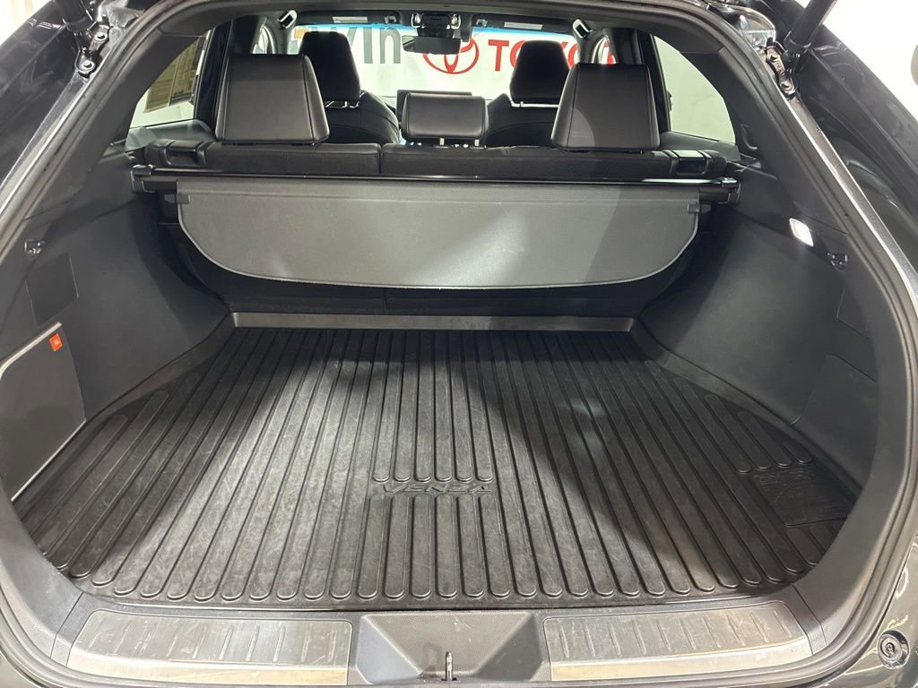 Used 2023 Toyota Venza Limited AWD/4WD image 18