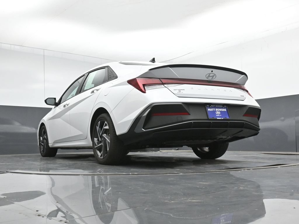Used 2025 Hyundai Elantra SEL FWD image 42