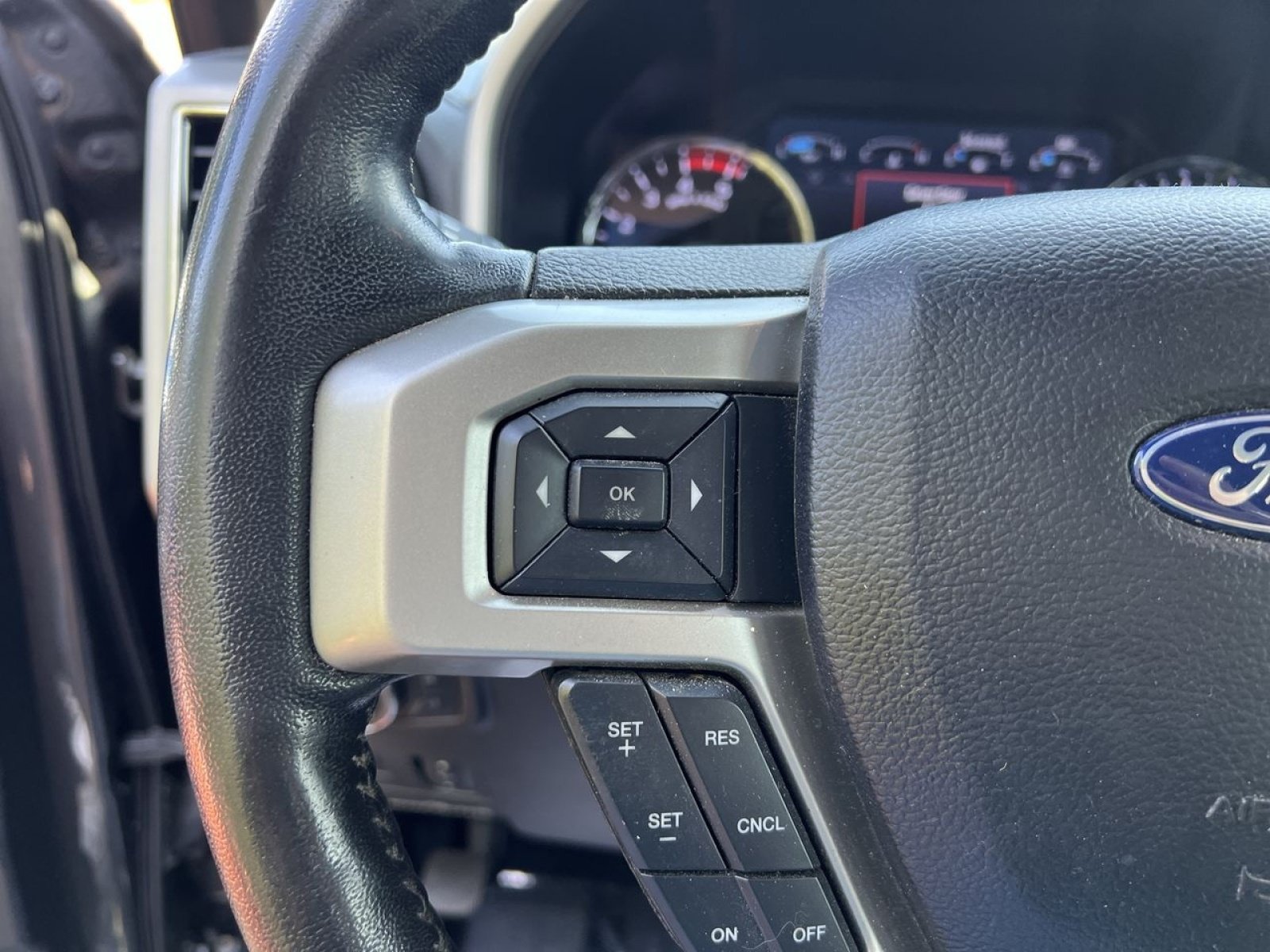 Used 2020 Ford F250 Lariat w/ Lariat Ultimate Package AWD/4WD image 34