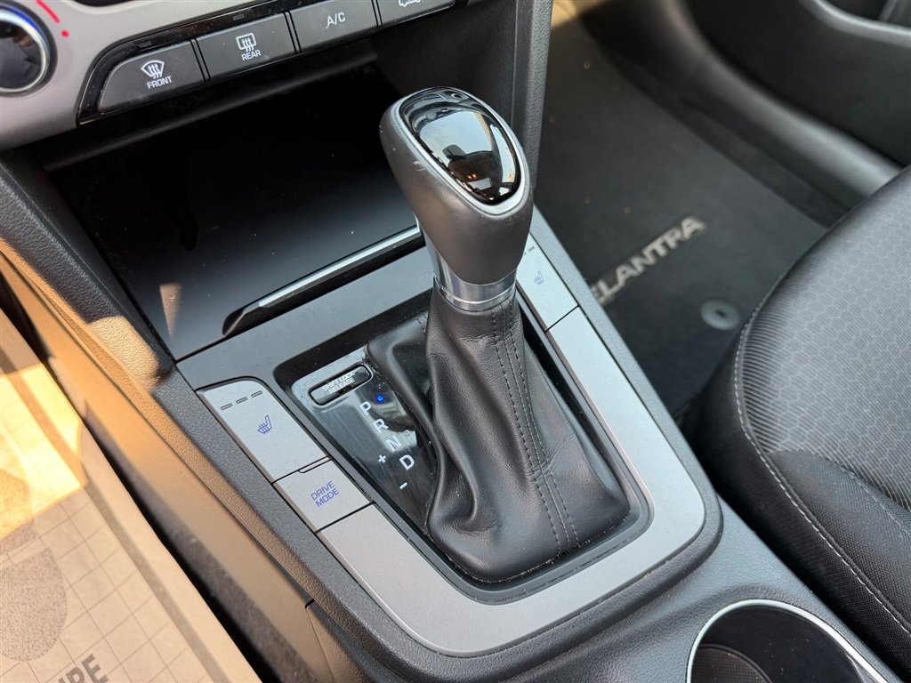 Used 2017 Hyundai Elantra Value Edition FWD image 30