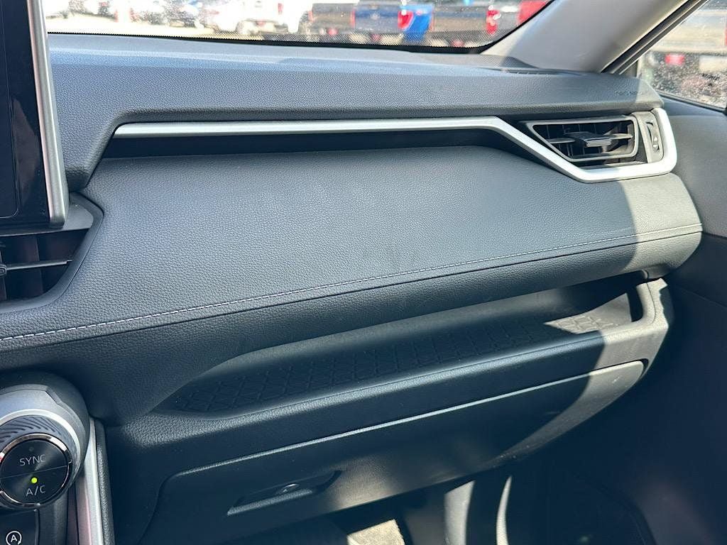 Used 2024 Toyota RAV4 XLE FWD image 29