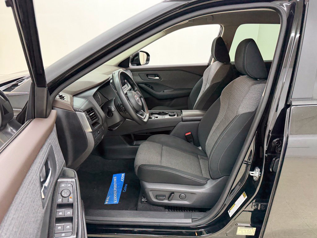 Used 2023 Nissan Rogue SV AWD/4WD image 18