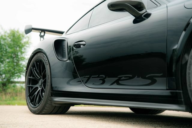 Used 2019 Porsche 911 GT3 RS w/ Weissach Package RWD image 34