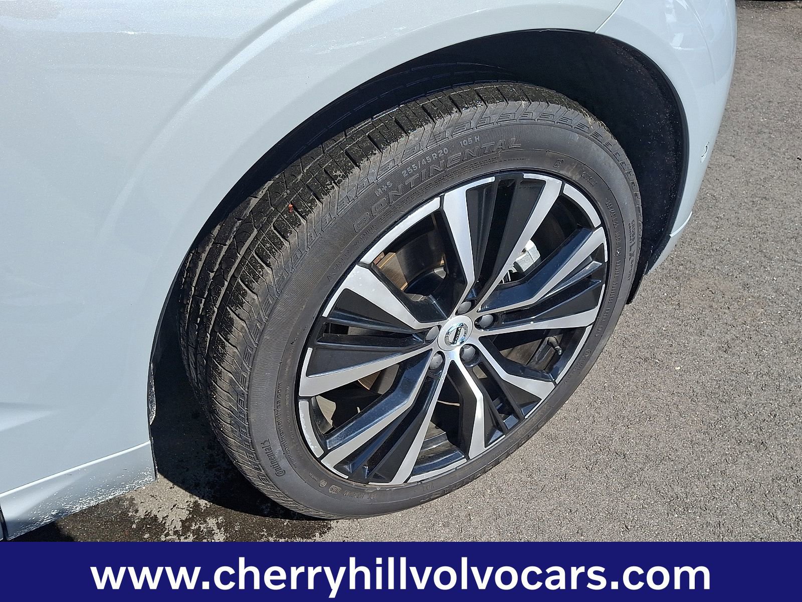 Certified 2025 Volvo XC60 B5 Plus image 9