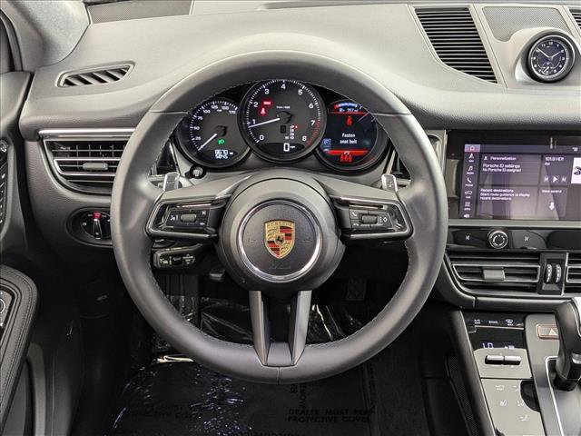 Used 2025 Porsche Macan AWD/4WD image 15