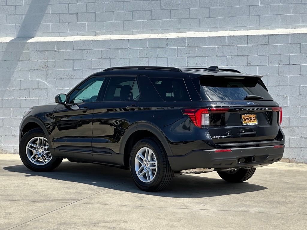 New 2026 Ford Explorer Active RWD image 3