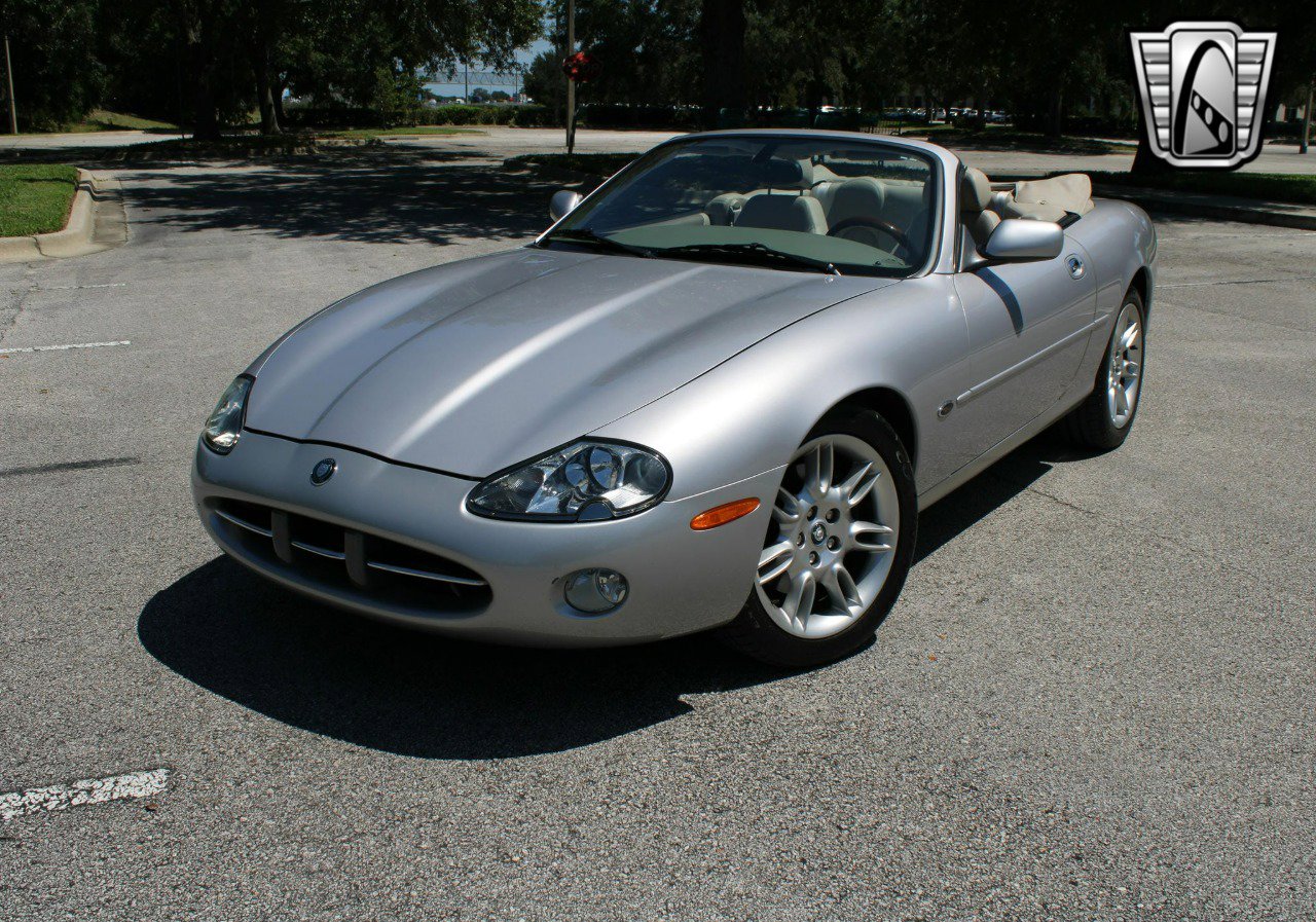 Used 2002 Jaguar XK8 Convertible image 6