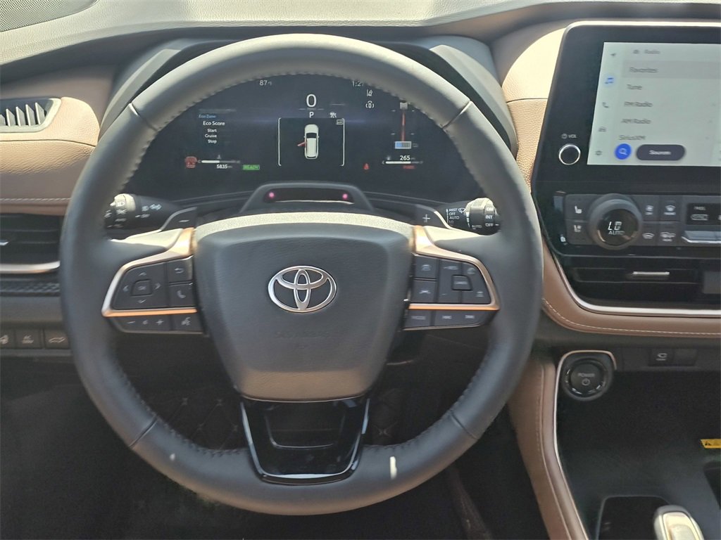 Used 2025 Toyota Grand Highlander AWD Hybrid image 16