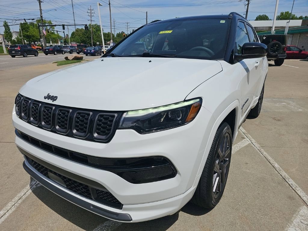 Certified 2025 Jeep Compass Limited w/ High Altitude Package AWD/4WD image 6