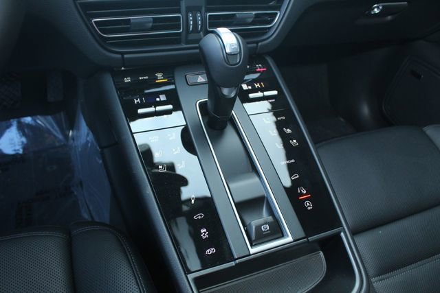 New 2026 Porsche Macan GTS image 16