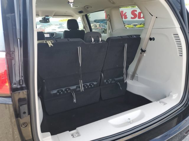 Used 2024 Chrysler Voyager LX FWD image 28