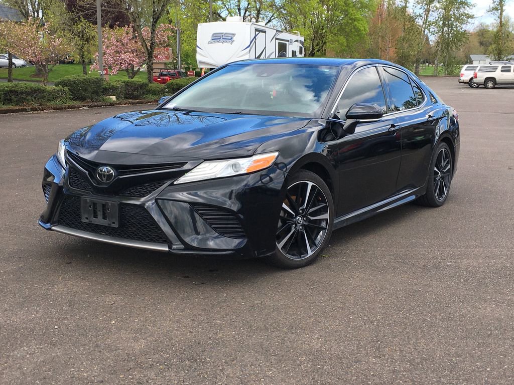 Used 2020 Toyota Camry XSE FWD image 1