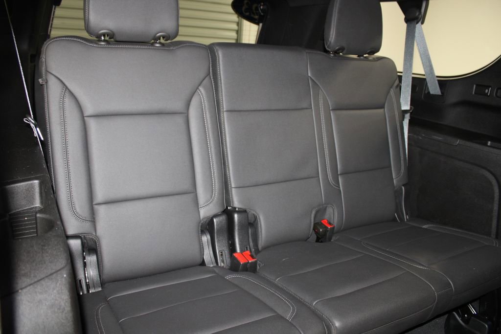 Used 2023 Chevrolet Suburban Z71 w/ Luxury Package image 35