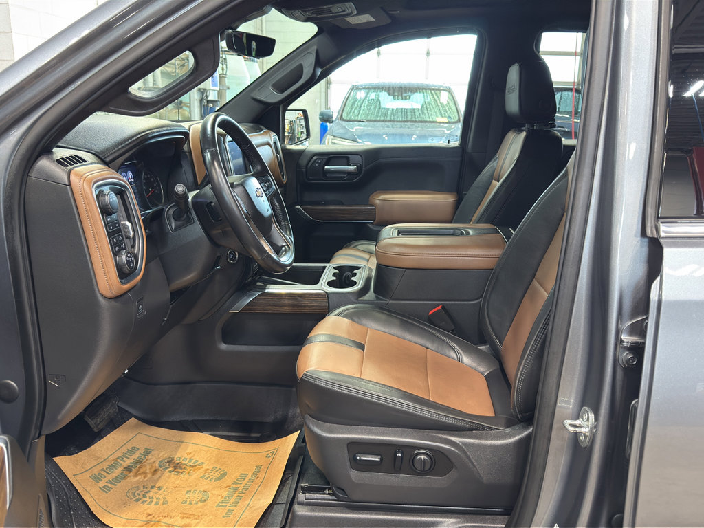 Used 2021 Chevrolet Silverado 1500 High Country w/ Technology Package image 15