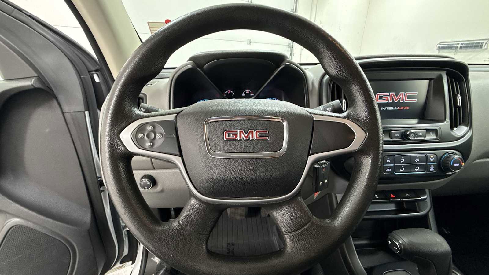 Used 2018 GMC Canyon 2WD Ext Cab 128.3 w/ Convenience Package image 16