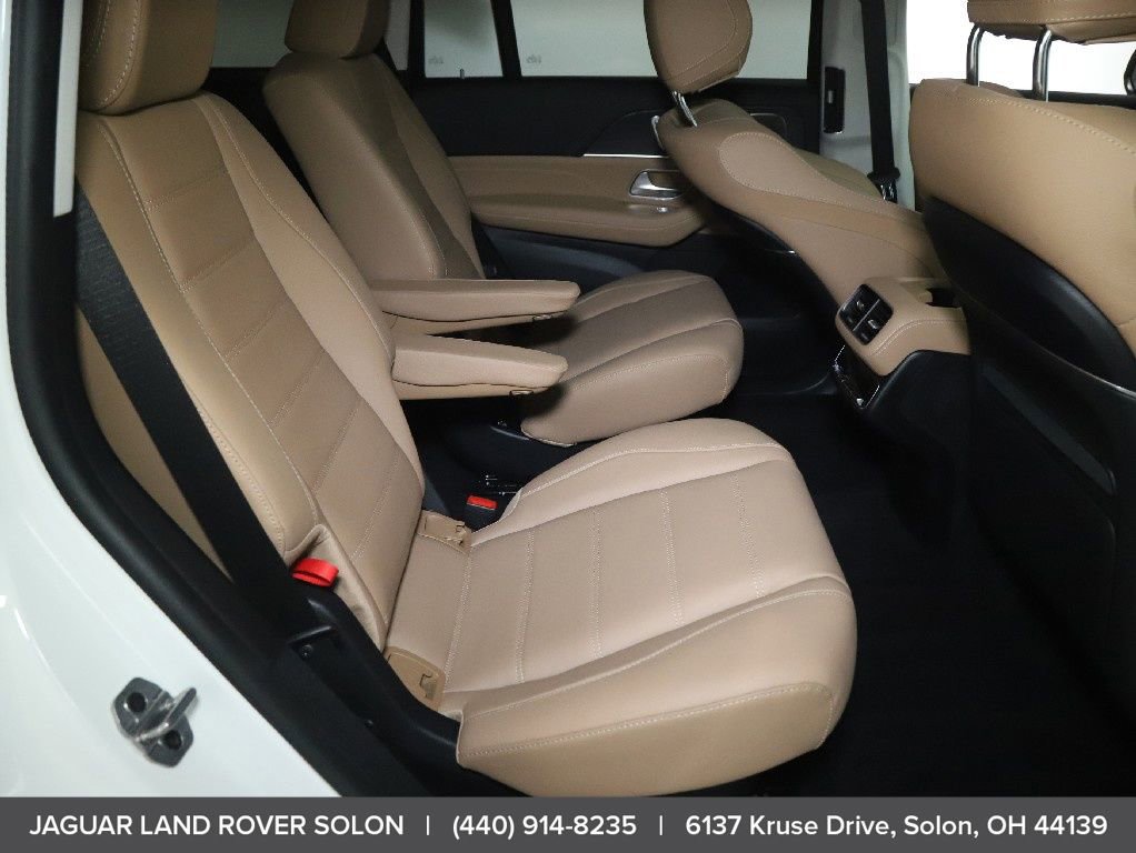 Used 2024 Mercedes-Benz GLS 580 4MATIC image 33