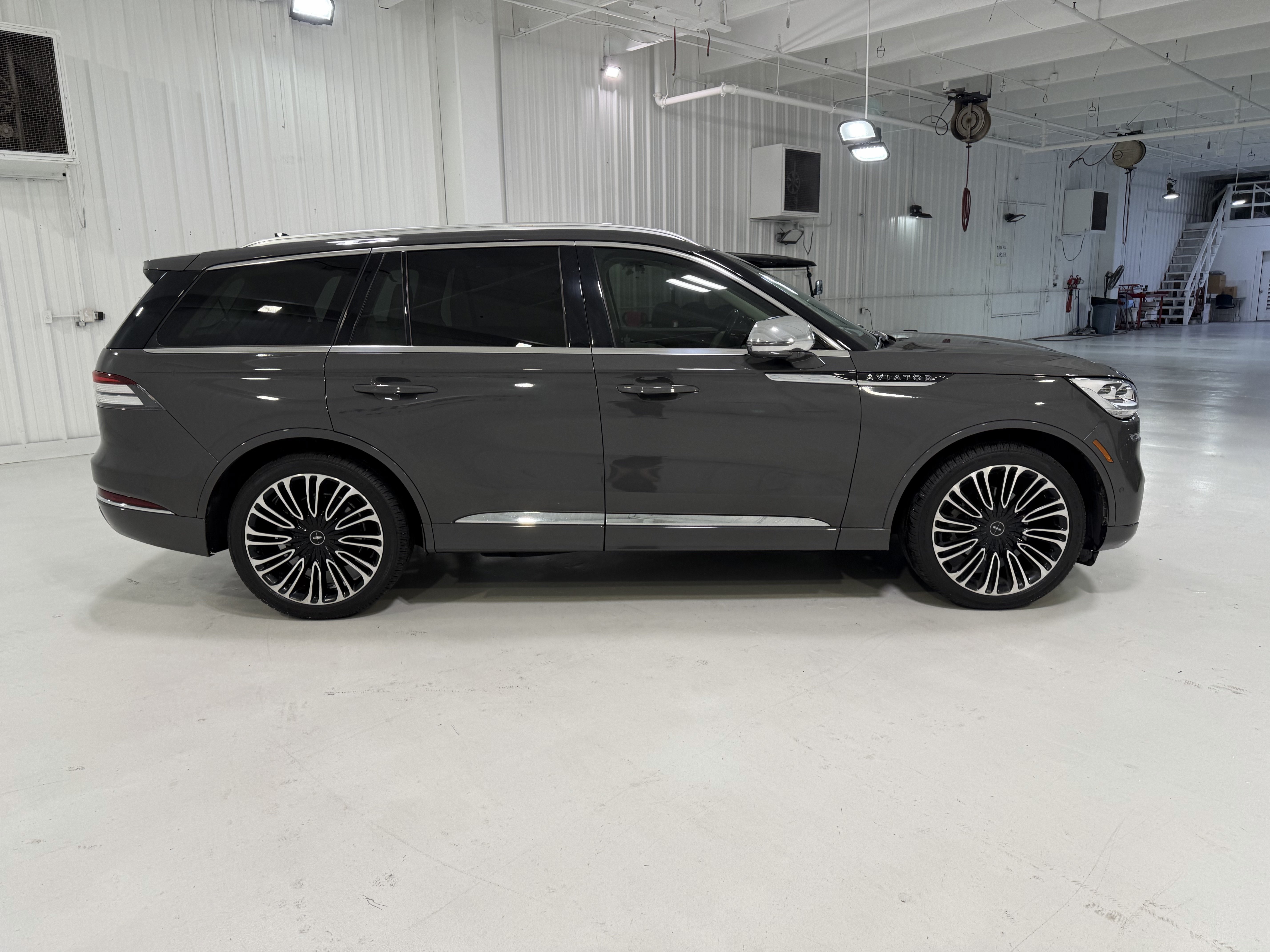 Used 2022 Lincoln Aviator Black Label AWD/4WD image 6