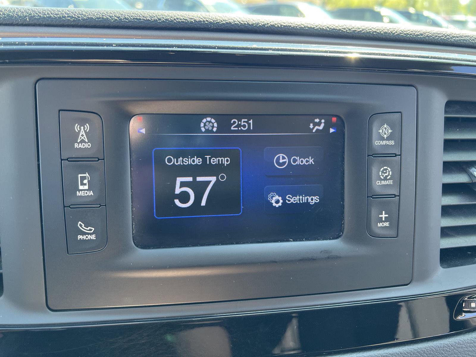 Used 2017 Chrysler Pacifica Touring image 26