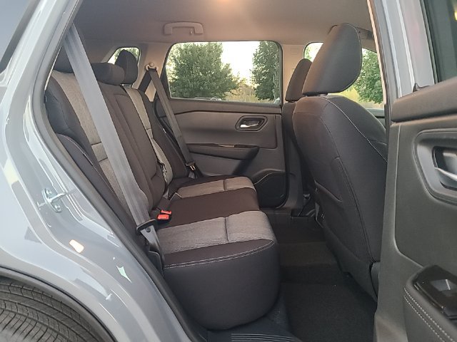 New 2027 Nissan Rogue SV w/ Cold Weather Package AWD/4WD image 28