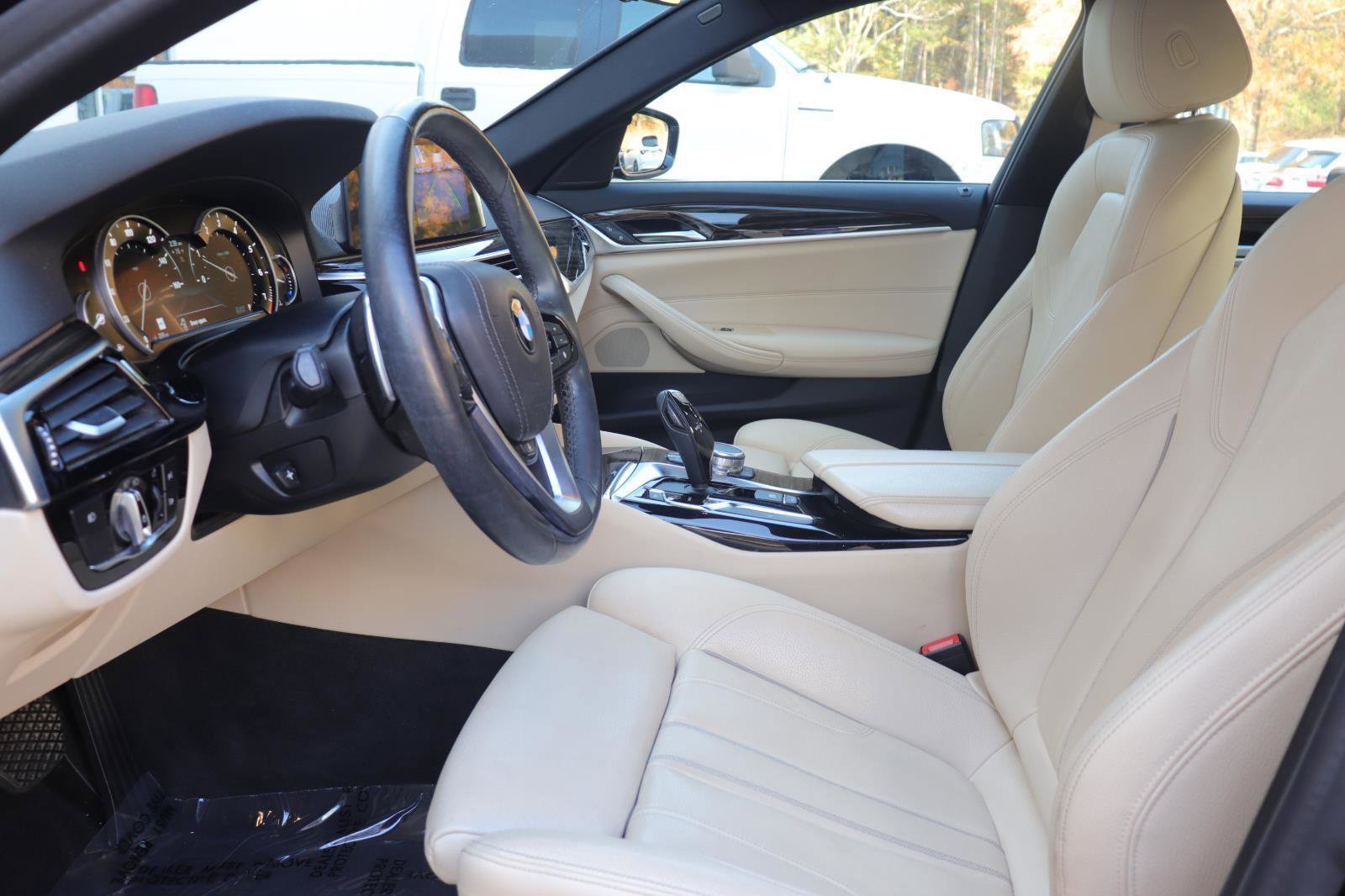 Used 2018 BMW 530i w/ Premium Package image 8