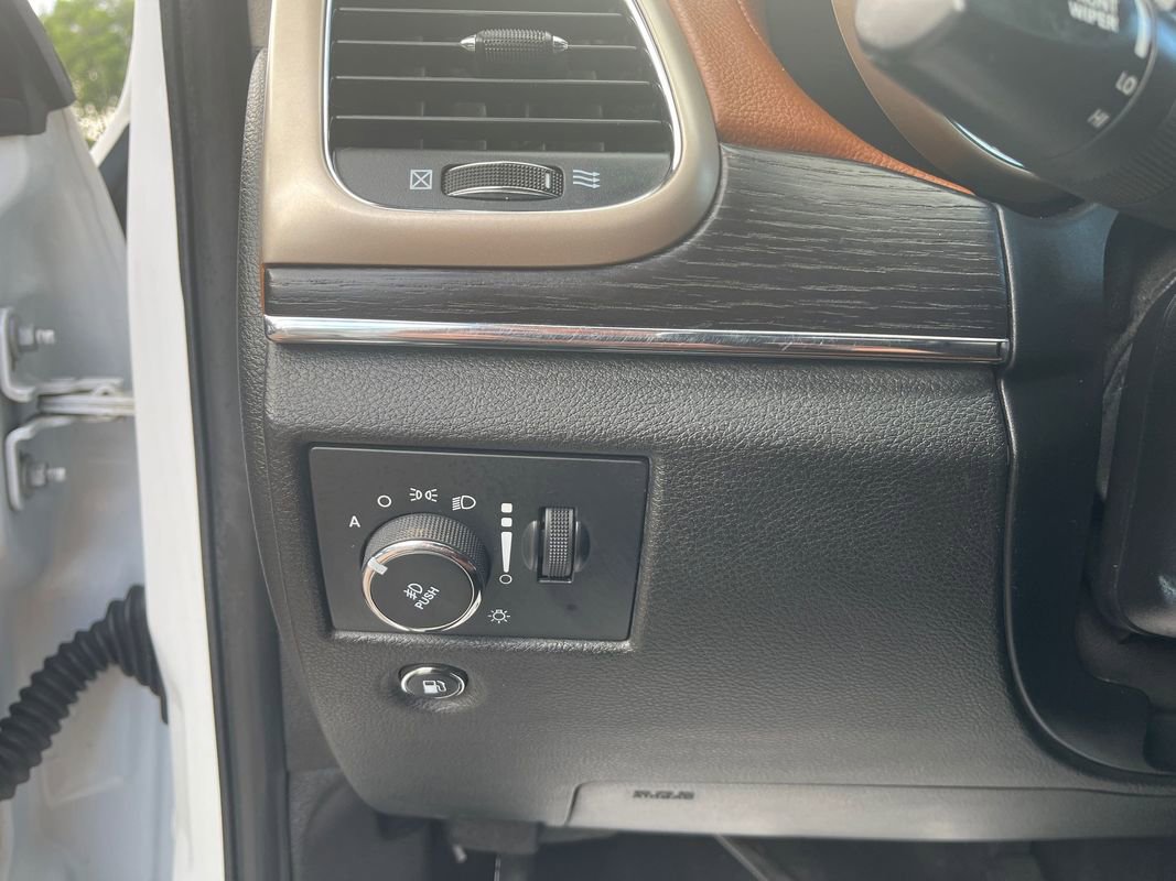Used 2015 Jeep Grand Cherokee Summit w/ Platinum Series Group AWD/4WD image 11
