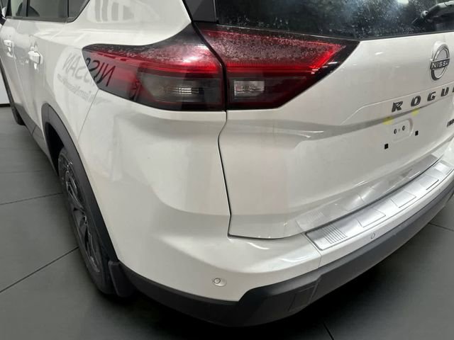 Certified 2025 Nissan Rogue SV image 8