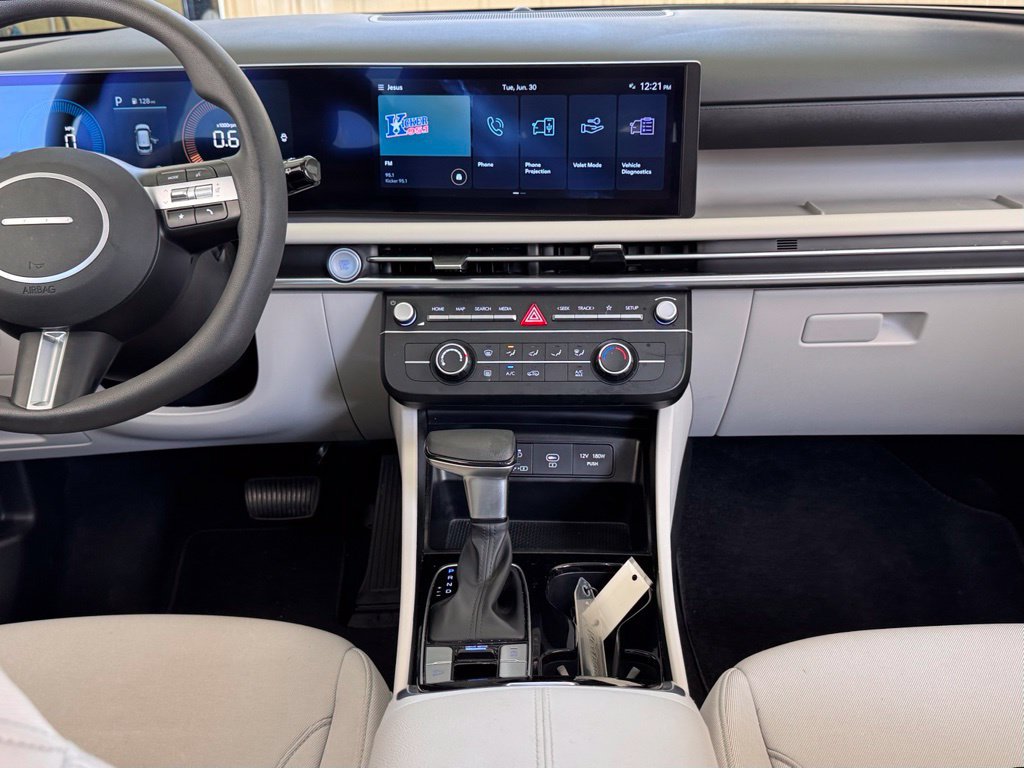 Certified 2025 Hyundai Tucson SE FWD image 3