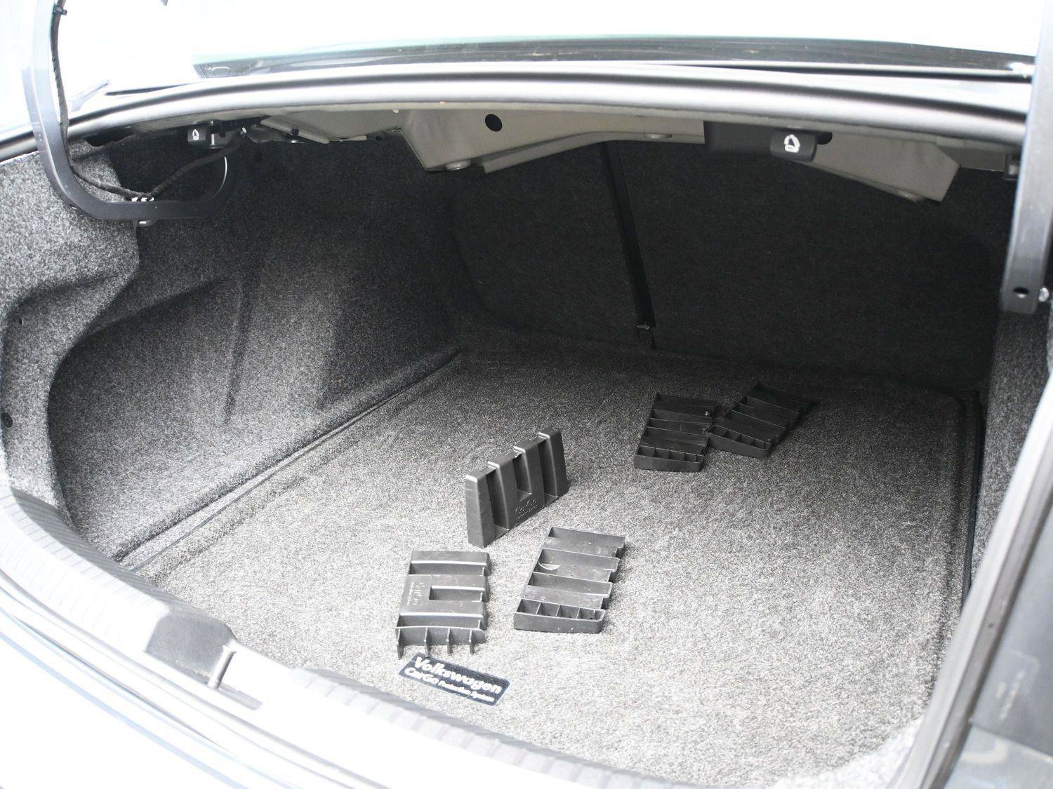 Certified 2023 Volkswagen Jetta SE image 8