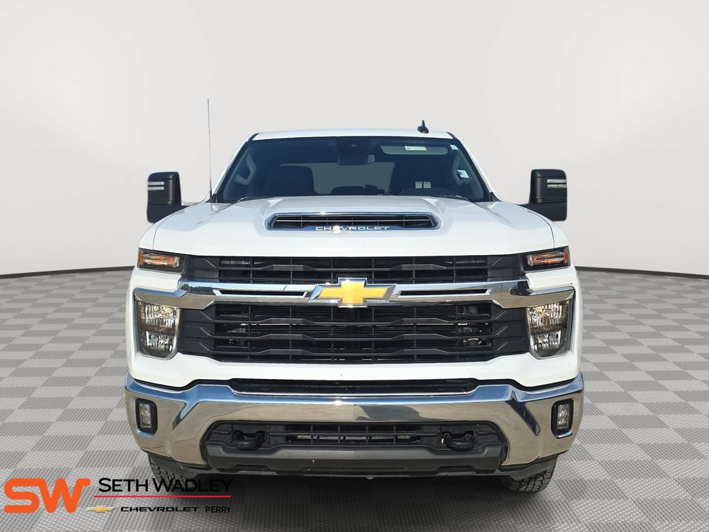Used 2025 Chevrolet Silverado 2500 LT w/ Convenience Package AWD/4WD image 2