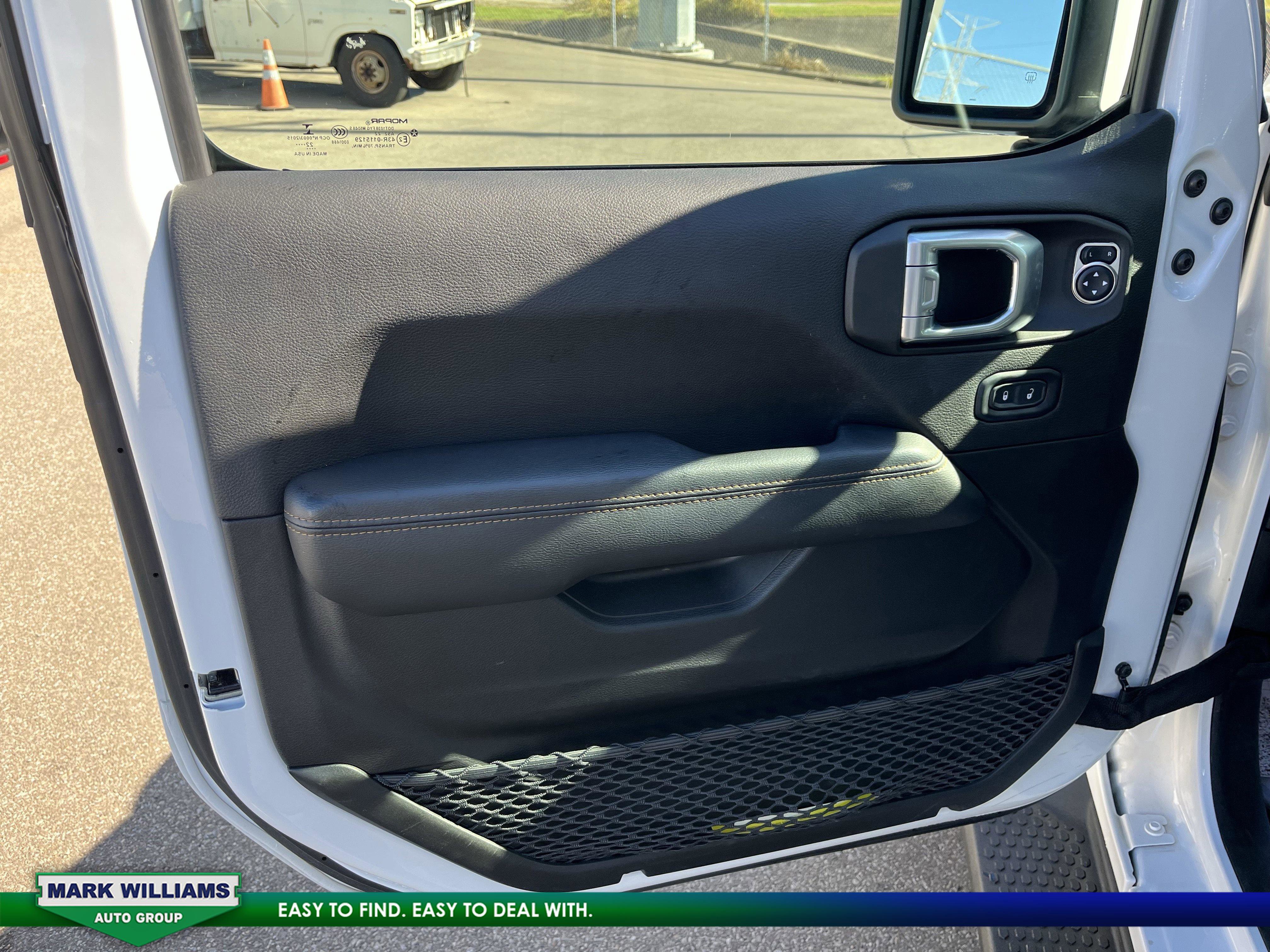 Used 2023 Jeep Wrangler Unlimited Sahara image 13