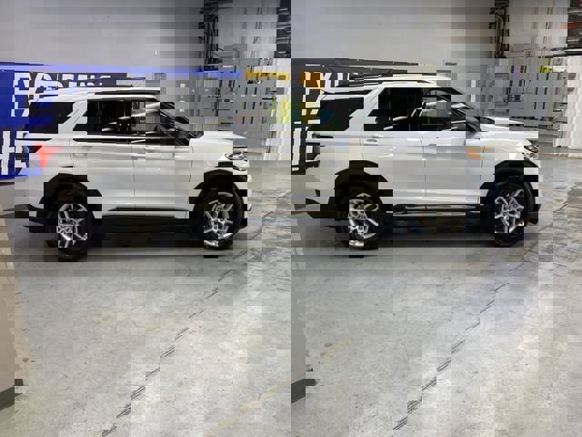 Used 2025 Ford Explorer Active image 8