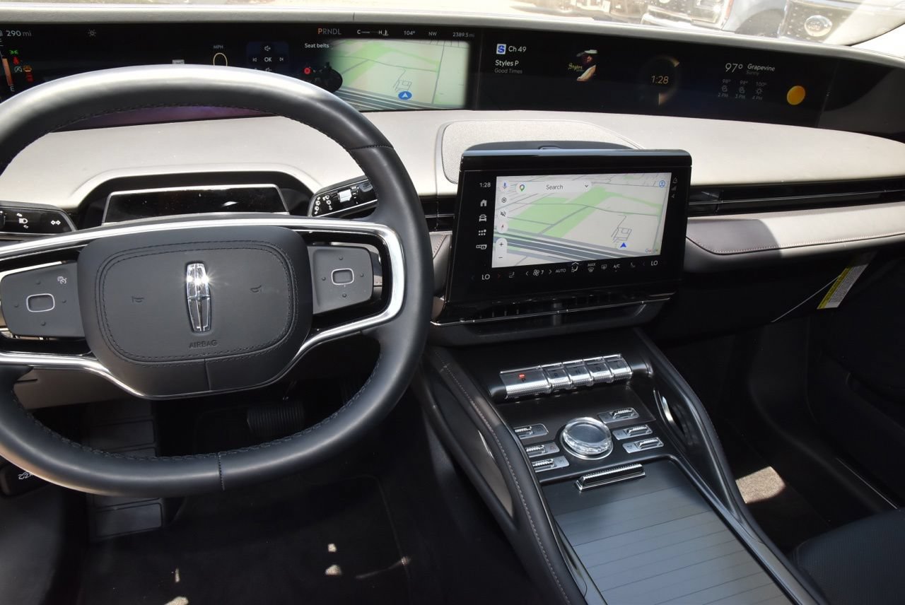 New 2026 Lincoln Nautilus Premier w/ Jet Appearance Package AWD/4WD image 25